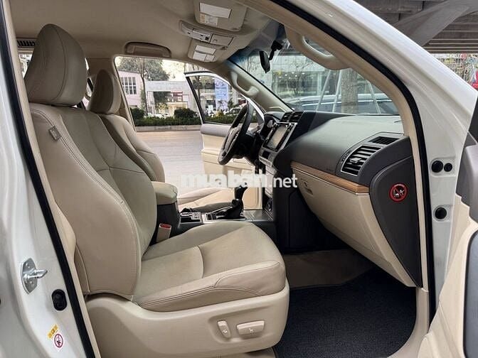 Toyota Land Cruiser Prado 2018 chạy 12V Km