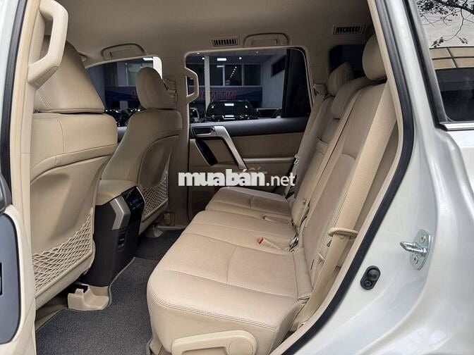 Toyota Land Cruiser Prado 2018 chạy 12V Km