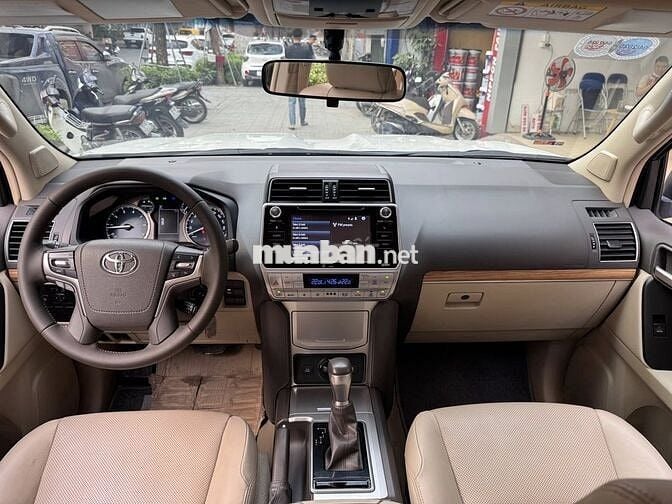 Toyota Land Cruiser Prado 2018 chạy 12V Km