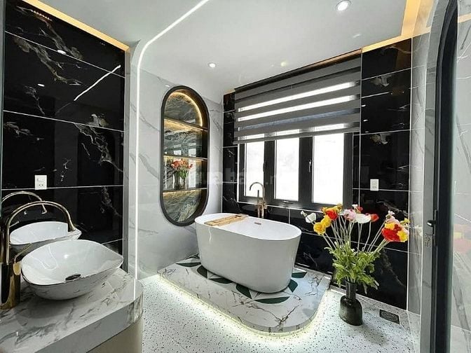 Săn sale nhà   Nhà Hùng Vương Quận 10 các đ. Ẩm thực Hồ Thị Kỷ 100m