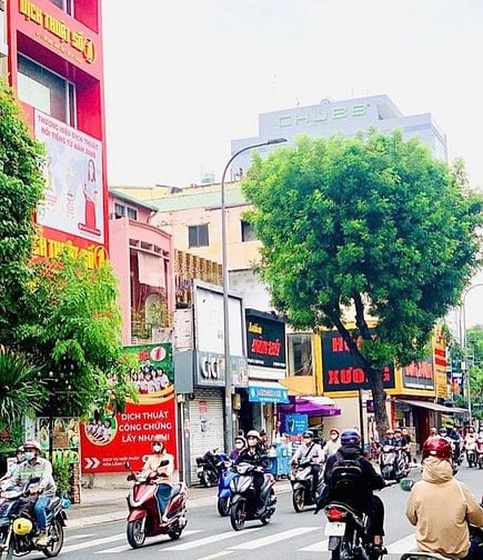 BÁN NHÀ 359 NGUYỄN TRÃI Q1 (130m2)