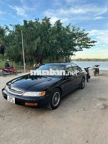 Honda Accord 1995 2.0 MT - 128000 km