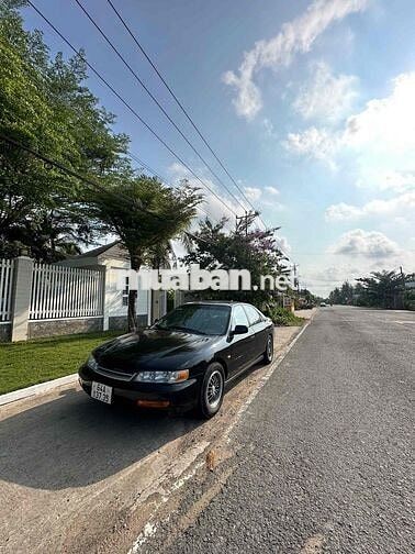 Honda Accord 1995 2.0 MT - 128000 km