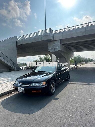 Honda Accord 1995 2.0 MT - 128000 km