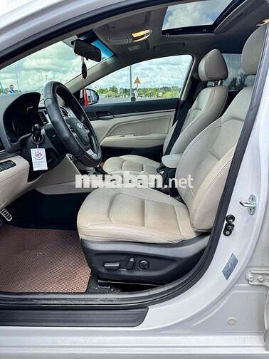 Hyundai Elantra 2018 2.0 AT giá ngang xe hạng B