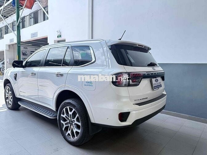 Ford Everest 2023 Titanium 4x4 nhập Thái - có XHĐ