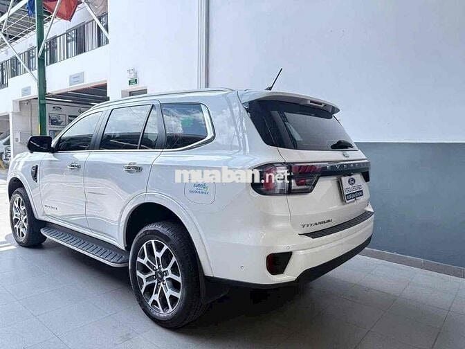 Ford Everest 2023 Titanium 2.0 AT 4x4