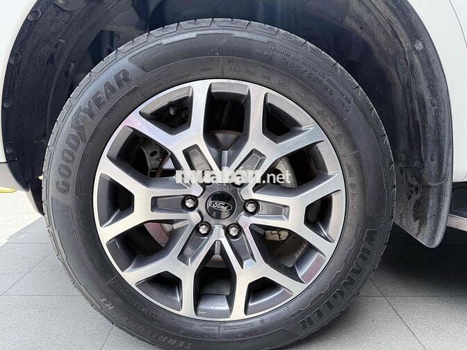 Ford Everest 2023 Titanium 4x4 nhập Thái - có XHĐ
