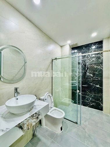 Thanh lý nhà Trương Định, Quận 3. GIÁ 4TỶ2. DT 48m2 Cho thuê 28tr SHR 