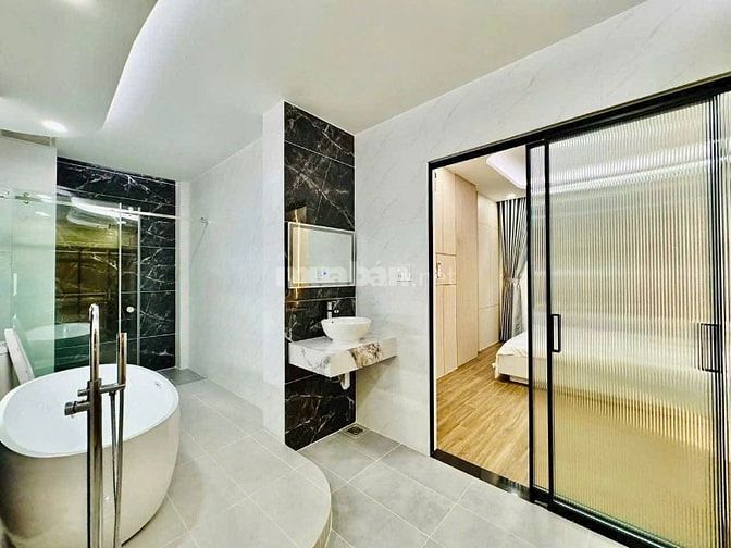 Thanh lý nhà Trương Định, Quận 3. GIÁ 4TỶ2. DT 48m2 Cho thuê 28tr SHR 