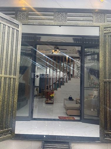 Bán nhà đ. Học Lạc Quận 5 đối diện công viên Thăng Long kèm nội thất
