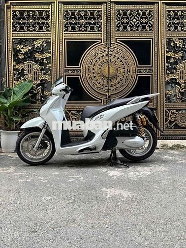 Sh300i siêu cọp chính chủ
