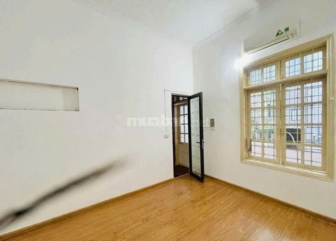 Bán nhà 55m2, 7,7 tỷ, Trương Định, Giáp Bát, Hoàng Mai, đủ nội thất.