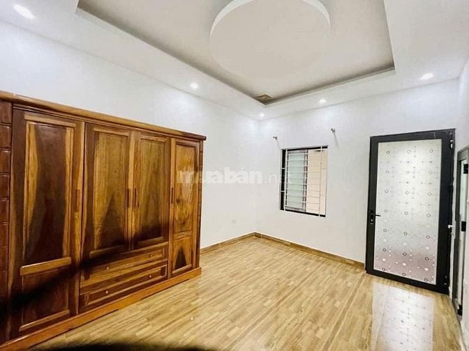 Bán nhà 55m2, 7,7 tỷ, Trương Định, Giáp Bát, Hoàng Mai, đủ nội thất.