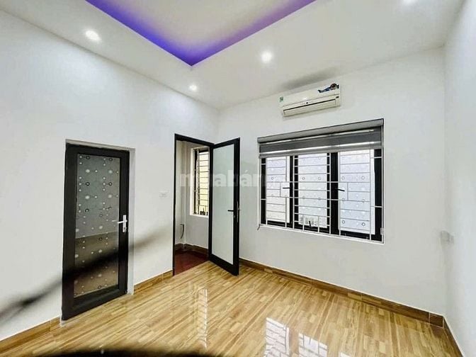 Bán nhà 55m2, 7,7 tỷ, Trương Định, Giáp Bát, Hoàng Mai, đủ nội thất.