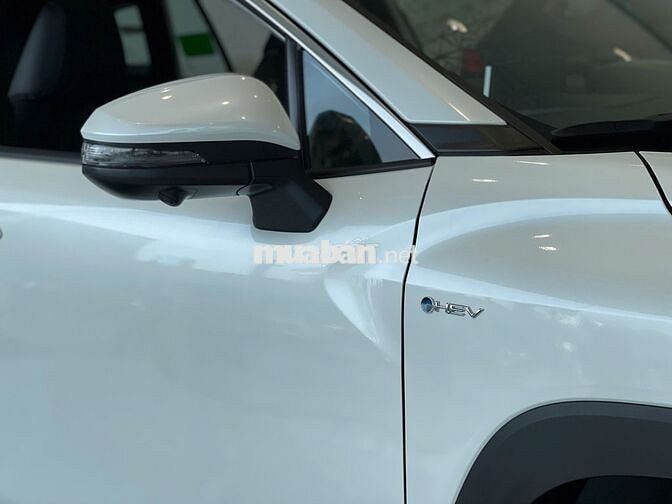TOYOTA COROLLA CROSS 1.8 HYBRID MÀU TRẮNG SX 2025