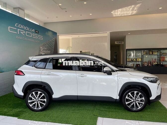 TOYOTA COROLLA CROSS 1.8 HYBRID MÀU TRẮNG SX 2025