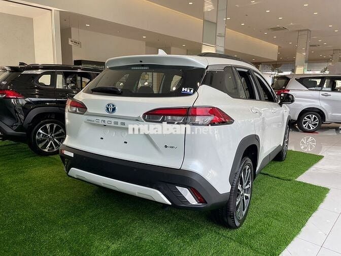 TOYOTA COROLLA CROSS 1.8 HYBRID MÀU TRẮNG SX 2025