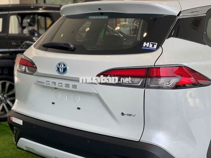 TOYOTA COROLLA CROSS 1.8 HYBRID MÀU TRẮNG SX 2025