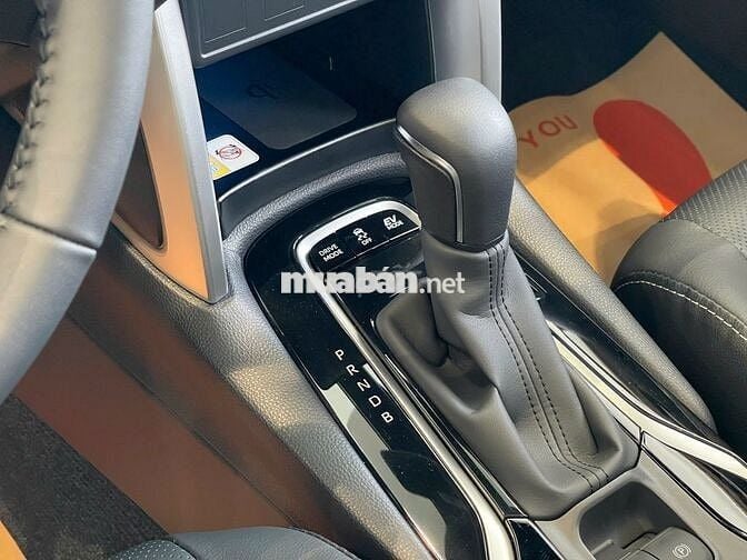 TOYOTA COROLLA CROSS 1.8 HYBRID MÀU TRẮNG SX 2025