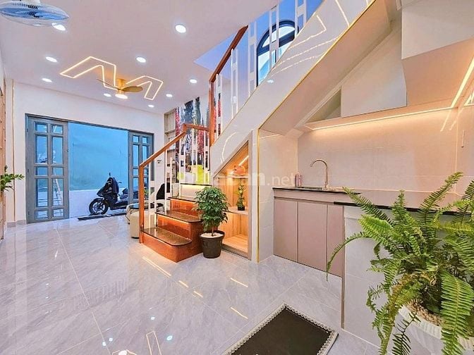 Nhà đẹp-Giá Rẻ- Vào ở ngay - Đường Xóm Chiếu p15 q4. 3,090tỷ|48m2