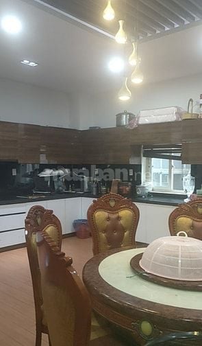 Nhà 5 tầng Nguyễn Duy Trinh.32 tỷ