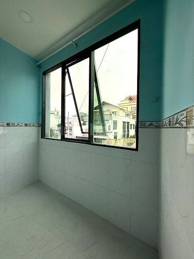 Mặt tiền đường Hòa Bình khu vực đông đúc, kinh doanh cực sung