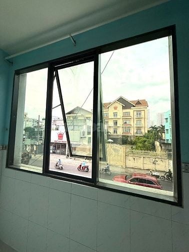 Mặt tiền đường Hòa Bình khu vực đông đúc, kinh doanh cực sung