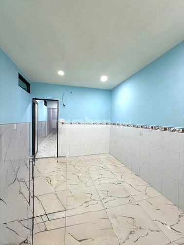 Mặt tiền đường Hòa Bình khu vực đông đúc, kinh doanh cực sung