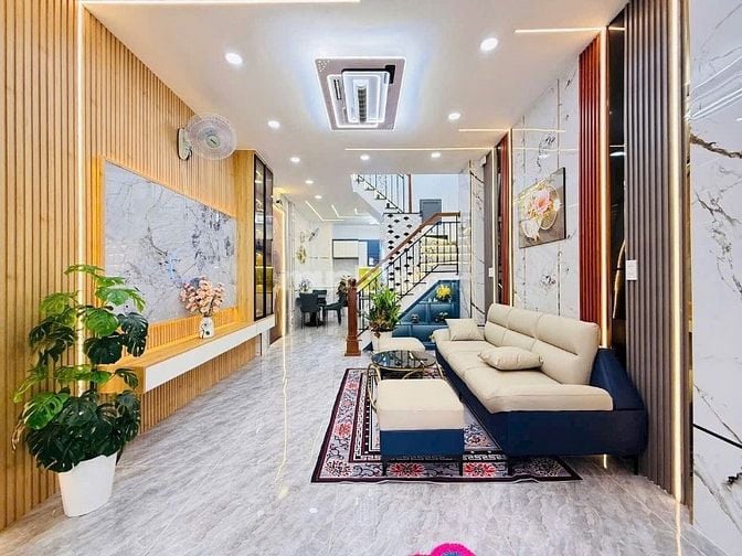 BÁN NHÀ ĐƯỜNG CAO VĂN LẦU PHƯỜNG 2 QUẬN 6 - DT 40m2 giá 2 tỷ 750, SHR