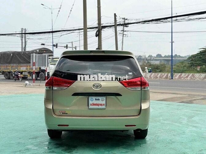 Toyota Sienna 2010 nhập mỹ xe gia đình 1 chủ