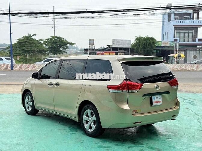 Toyota Sienna 2010 nhập mỹ xe gia đình 1 chủ