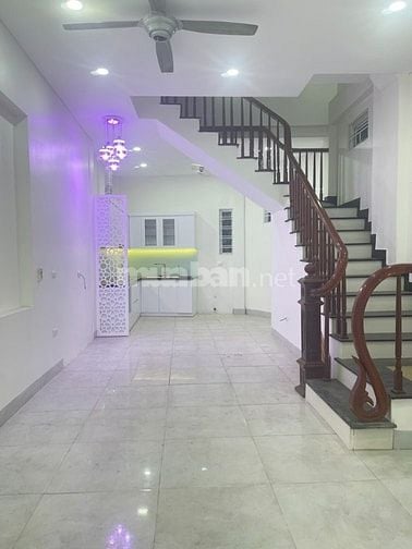 Nhà Ô Cách Long Biên 38m2 x 4 tầng. 20m ra ô tô. Hơn 4.5 tỷ