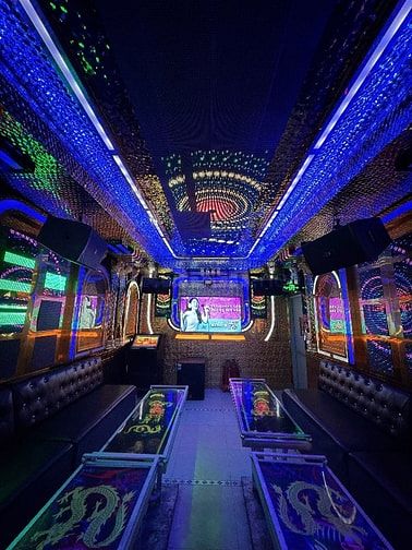 TUYỂN NHÂN VIÊN PHỤC VỤ KARAOKE TẠI BÌNH DƯƠNG