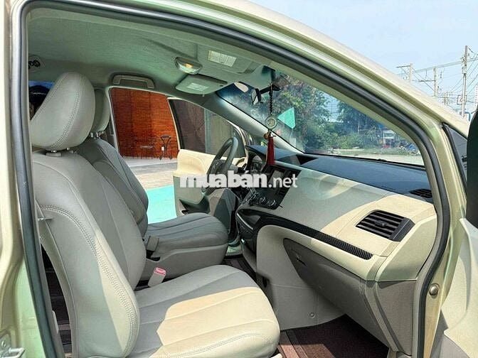 Toyota Sienna 2010 nhập mỹ xe gia đình 1 chủ