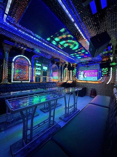 TUYỂN NHÂN VIÊN PHỤC VỤ KARAOKE TẠI BÌNH DƯƠNG