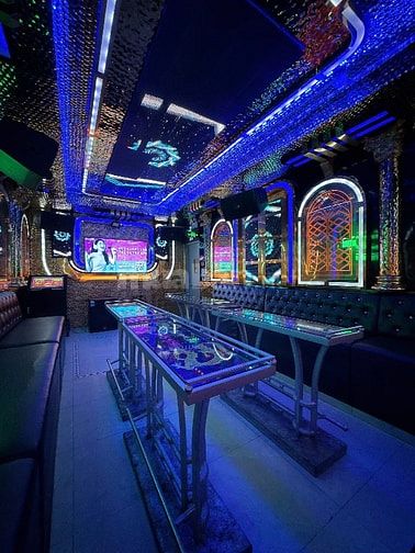 TUYỂN NHÂN VIÊN PHỤC VỤ KARAOKE TẠI BÌNH DƯƠNG