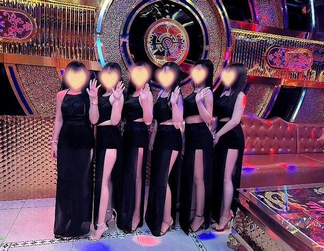 TUYỂN NHÂN VIÊN PHỤC VỤ KARAOKE TẠI BÌNH DƯƠNG