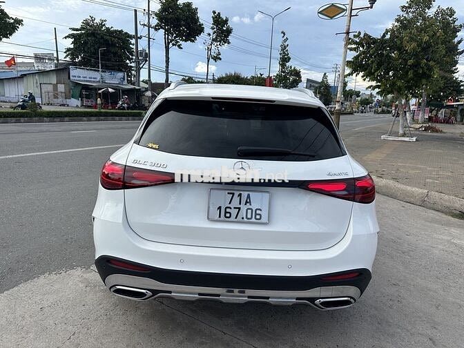 Mercedes Benz GLC300 4Matic sx 2023 odo 3000 km