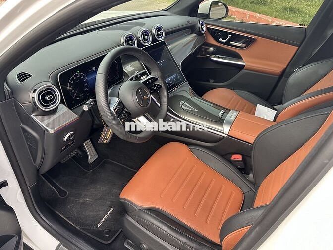 Mercedes Benz GLC300 4Matic sx 2023 odo 3000 km