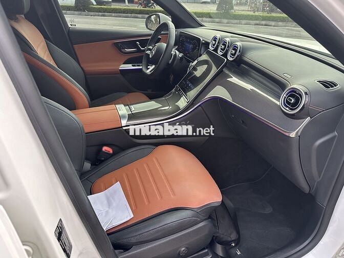 Mercedes Benz GLC300 4Matic sx 2023 odo 3000 km