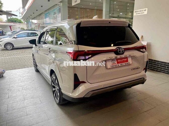 Toyota Veloz Cross Top 2022 xem xe có thương lượng