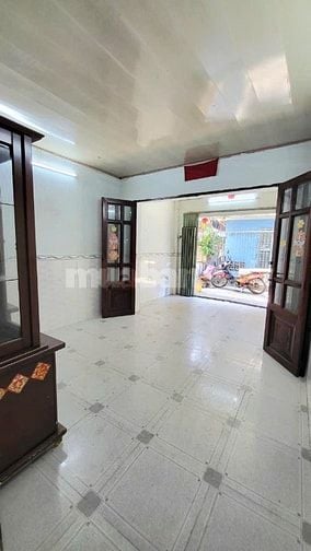 Gần cầu Tân Thuận, DT 4x13m, chỉ 3,7 Tỷ
