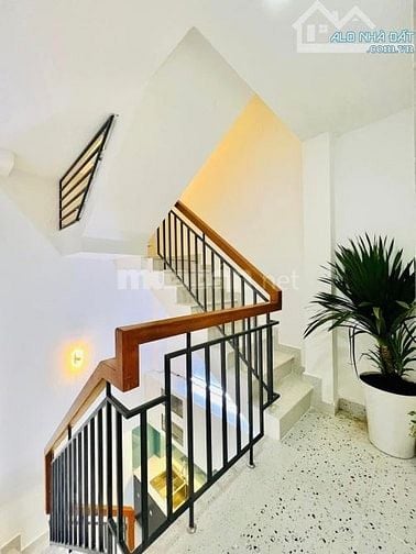 Nhà hẻm thông đường Lê Thị Bạch Cát, Quận 11.Gần sân vận động Phú Thọ