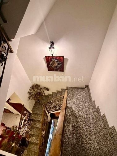 Nhà ở đường Thủ Khoa Huân, cạnh chợ Bến Thành. Bán nhanh giá 3tỷ550