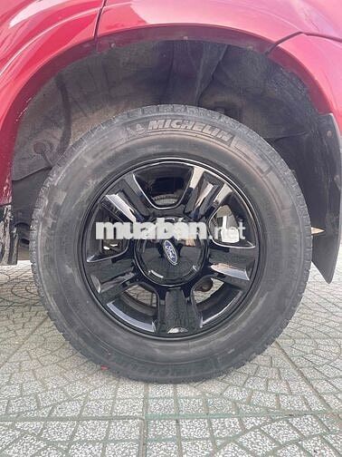 Ford Escape 2004 2.3L XLS - 234567 km