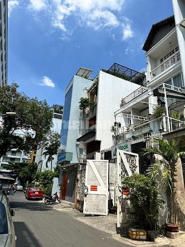 Giá quá tốt! Bán mặt tiền trung tâm Tân Định-ngay Hai Bà Trưng (9x20).