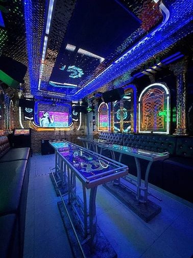 Tuyển Gấp Nhân Viên Phục Vụ Karaoke Tại Thủ Đức - Bình Dương