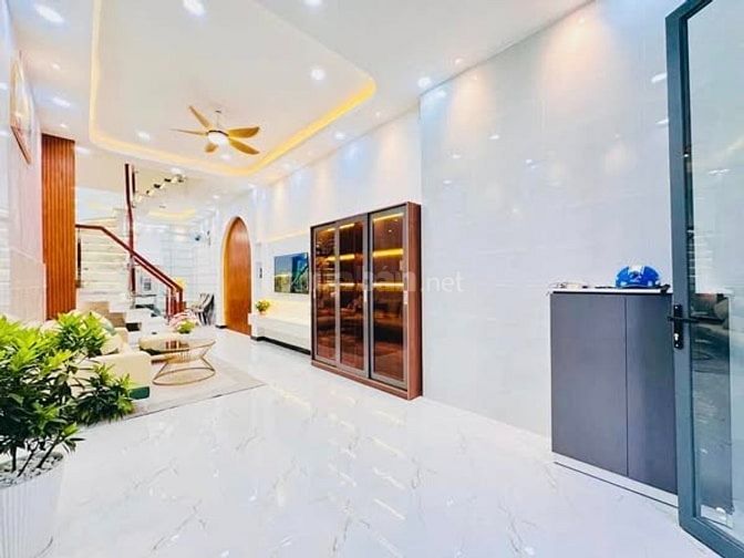 Nhà ngợp Đ.Nguyễn Trãi, P2, Quận 5. GIÁ 4TỶ2. DT 48m2 SHR Cho thuê HĐ