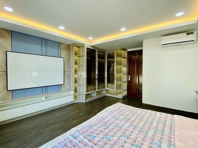 Nhà đẹp giá đầu tư, DT 106m2 Trần Bình Trọng, P1, Q10. Xây 4 tầng